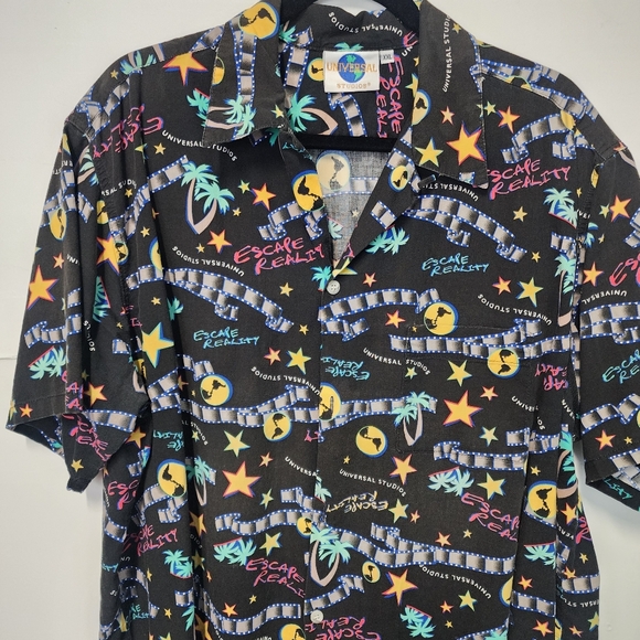 Vintage Men's XXL Universal Studio Black Graphic Button Up Shirt Short Sleeve - Picture 2 of 7
